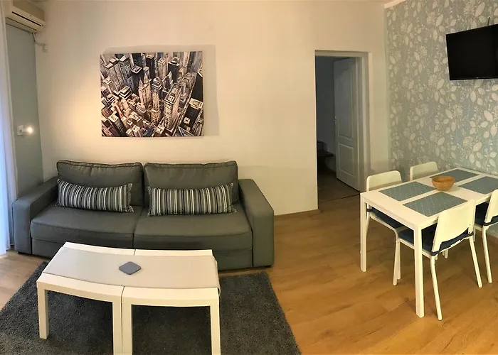Kona Apartment