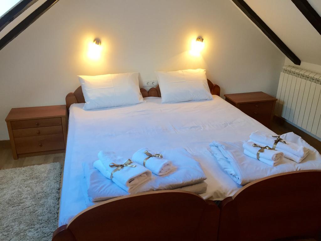 Kona Apartman *